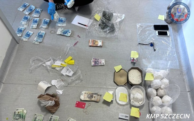 Ponad 7 kilogramów narkotyków nie trafi na rynek. Policjanci ze szczecińskiej komendy zatrzymali mężczyznę podejrzanego o handel środkami odurzającymi.