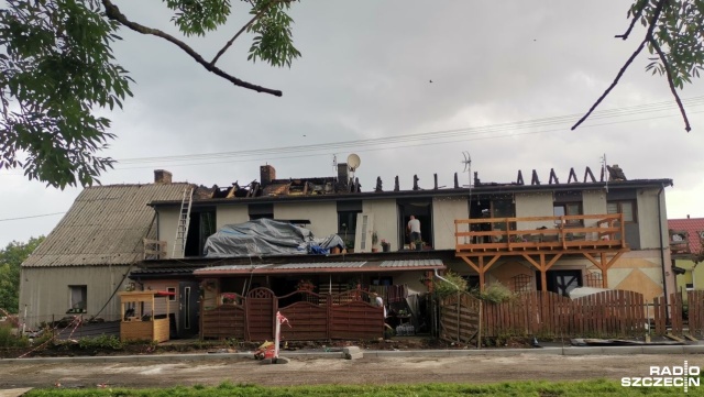 Mieszkańcy podstargardzkiego Koszewka spieszą z pomocą pięciu rodzinom, które straciły dach nad głową w pożarze mieszkań.