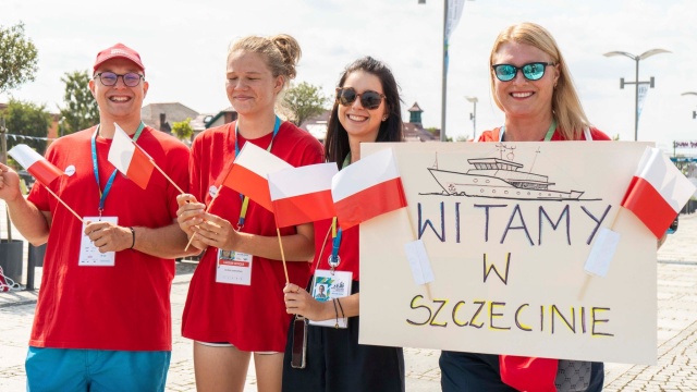 Jednostki jedna za drugą zmierzają w kierunku szczecińskich nabrzeży, a tam wciąż wre praca przed rozpoczęciem finału regat The Tall Ships Races 2024.