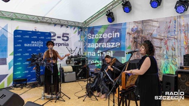 Szantowo-folkowa scena zacumowała przy Bulwarze Gdańskim.
