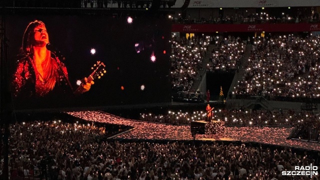 Taylor Swift, amerykańska gwiazda pop już trzeci dzień gości w Polsce, a jej fani tłumnie zjeżdżają się na Stadion Narodowy w Warszawie.
