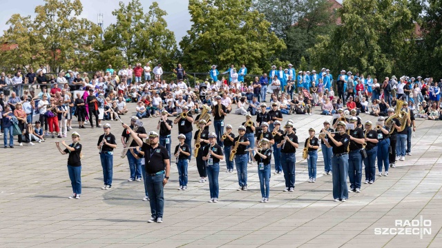 Orkiestry z całej Polski wzięły udział w pokazie musztry paradnej na Placu Solidarności. To w ramach VII festiwalu Orkiestr Dętych.