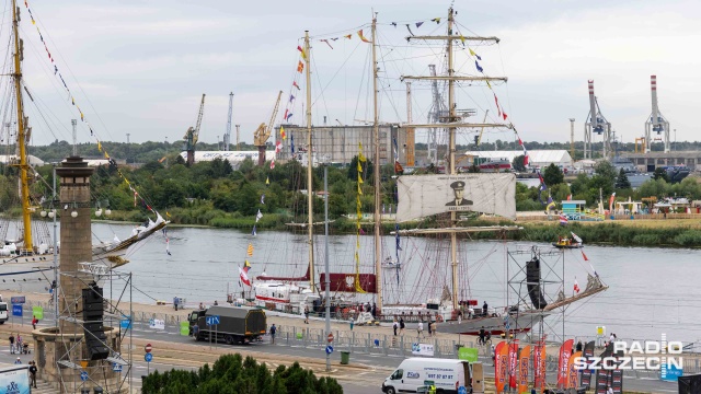 Choć finał regat The Tall Ships Races dobiega końca, to kierowcy i pasażerowie komunikacji miejskiej nadal powinni uważać na utrudnienia w ruchu.