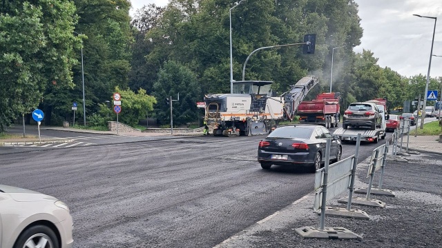 Ulica Staszica w Stargardzie zamknięta. To tranzytowy odcinek wojewódzkiej 106, który umożliwia dojazd do nadmorskich miejscowości.