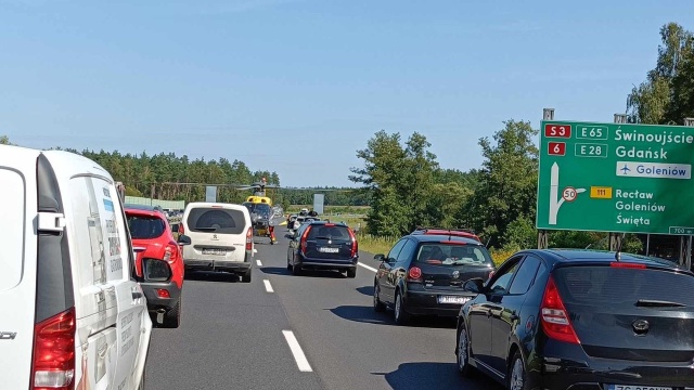 Uwaga kierowcy, korek na drodze ekspresowej S3 w kierunku nad morze.