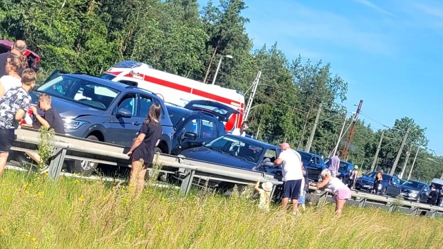 Pięć osób jest rannych, w tym kobieta w ciąży i siedem uszkodzonych samochodów - to bilans karambolu na drodze S3 w okolicach Rurki.