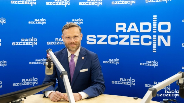 Jeżeli ktoś ma do tego kompetencje, uprawnienia, wykształcenie, doświadczenie, to ja nawet nie widzę w tym nic złego - mówił w poniedziałek w Radiu Szczecin poseł Prawa i Sprawiedliwości Zbigniew Bogucki.