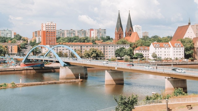 Mosty między Frankfurtem nad Odrą a Słubicami został zamknięty dla tranzytu.