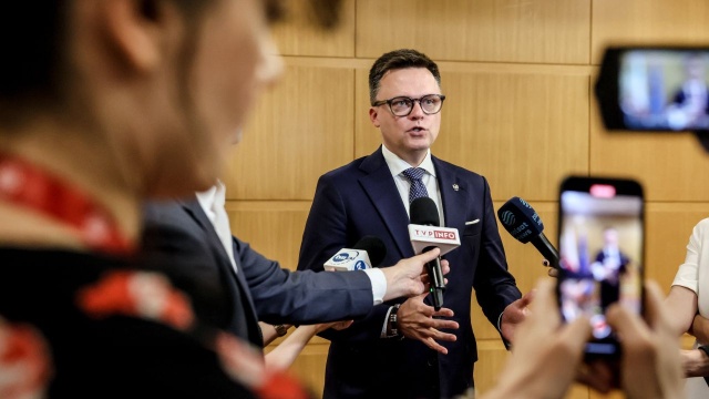 Marszałek Sejmu Szymon Hołownia zaapelował o zaniechanie sporów politycznych na czas debaty o specustawie powodziowej. Proponowane przez rząd przepisy będą procedowane na rozpoczynającym się dziś posiedzeniu Sejmu.