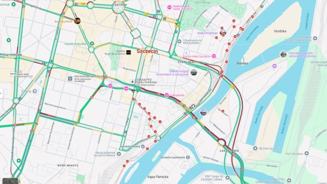 Spore utrudnienia na wjeździe do Szczecina - to przez zamknięte ulice przy Wałach Chrobrego.