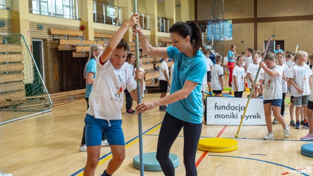 Było dużo dobrej zabawy i sportowych ćwiczeń - w Szczecinie rozpoczęła się kolejna edycja Monika Pyrek Camp, czyli lekkoatletyczne warsztaty dla dzieci z elementami skoku o tyczce.