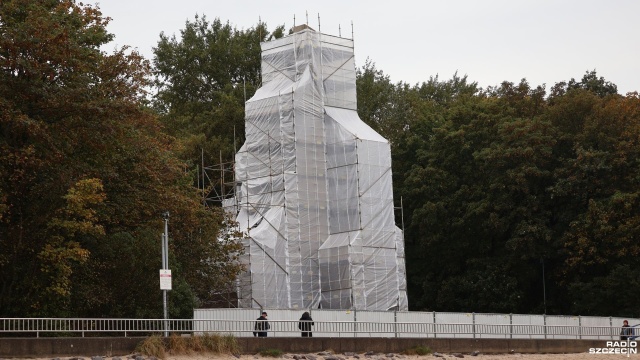 Pomnik Zaślubin z Morzem to jeden z symboli Kołobrzegu. Obecnie monument został jednak zasłonięty przez rusztowania i ogrodzenie. Rozpoczął się remont zabytku.