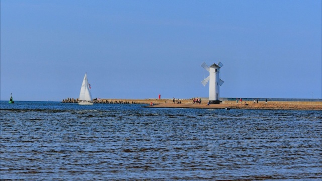 Syrenka na falochronie, kotwica, a może umięśniony marynarz Co będzie przedstawiało logo obchodów 260-lecia Świnoujścia i 60-lecia utworzenia 8 FOW O tym zdecydują sami mieszkańcy i sympatycy Świnoujścia, którzy zostali zaproszeni przez miasto do zaprojektowania logo tego wyjątkowego wydarzenia.