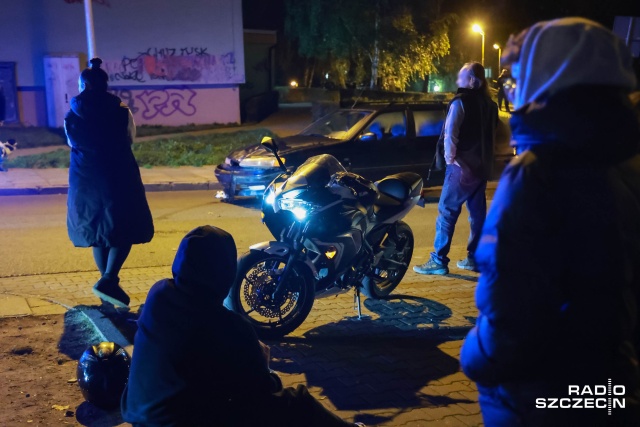 Na rogu ulic Warcisława I i Łuczniczej samochód zderzył się z motocyklem.