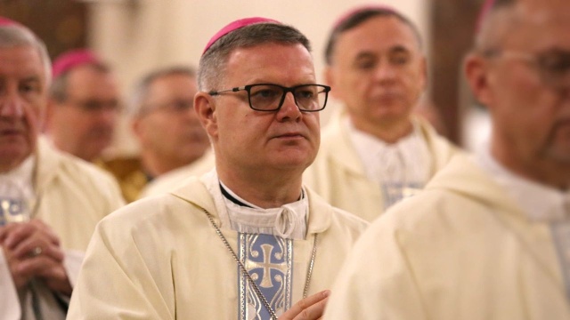 Nuncjusz apostolski w Polsce ks. abp Antonio Guido Filipazzi, 25 biskupów i 180 księży, a także wierni z archidiecezji i z całej Polski wezmą w sobotę (godz. 11.00) udział w uroczystym ingresie do katedry nowego metropolity szczecińsko-kamieńskiego, abpa Wiesława Śmigla.