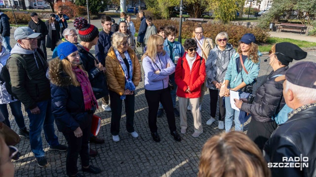 Kilkudziesięciu mieszkańców Szczecina wzięło dziś udział w kolejnym spacerze śladem Quistorpów.