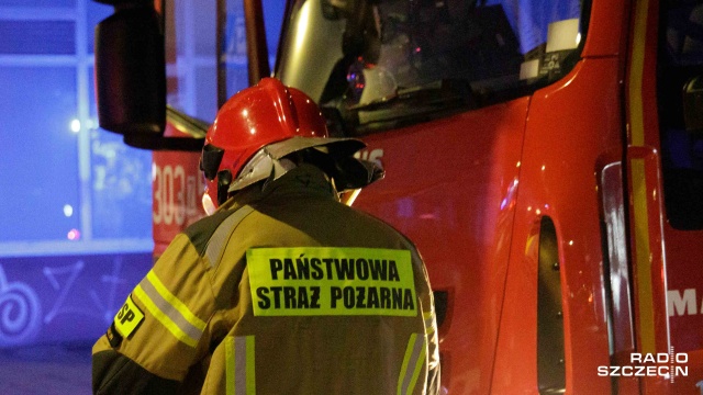 Pożar w powiecie świdwińskim - dwie osoby poszkodowane. Do sytuacji doszło w Dąbrowie Białogardzkiej.