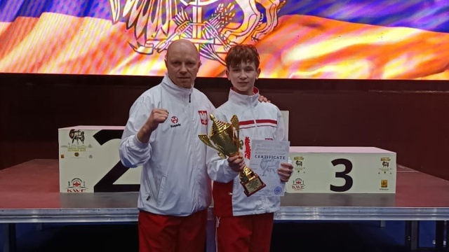 14-letni Patryk Kurłowicz z Łobza wywalczył brązowy medal w kategorii kata juniorów młodszych podczas 36. Mistrzostw Europy Karate Kyokushin w Armenii.