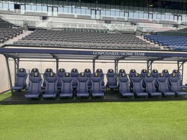 Nowe fotele zamontowane na szczecińskim Stadionie Miejskim przy ul. Twardowskiego.