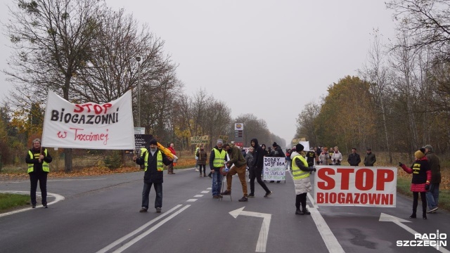 Mieszkańcy miejscowości Trzcinna, w powiecie myśliborskim, przed dwie godziny blokowali we wtorek drogę wojewódzką nr 119.