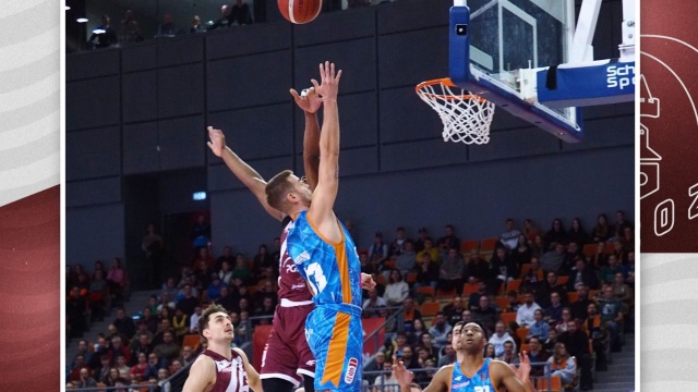 Koszykarze PGE Spójni odnieśli czwarte zwycięstwo w Orlen Basket Lidze.