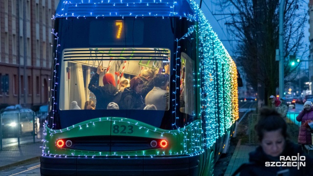 Świąteczny tramwaj nr 7 wyruszył na szczecińskie ulice.