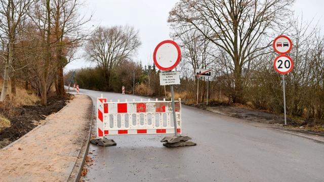 Dwa miesiące przed terminem oddano właśnie do użytku drogę łączącą podszczeciński Mierzyn z miejscowością Stobno.