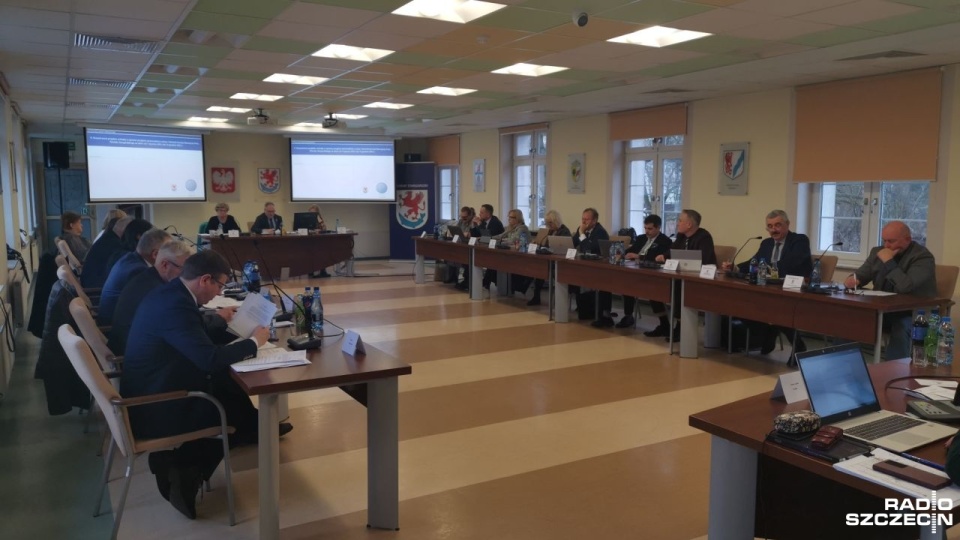 Projekt uchwały o jej likwidacji spadł w ostatniej chwili z porządku dziennego obrad sesji Rady Powiatu Stargardzkiego. Fot. Marek Synowiecki [Radio Szczecin]