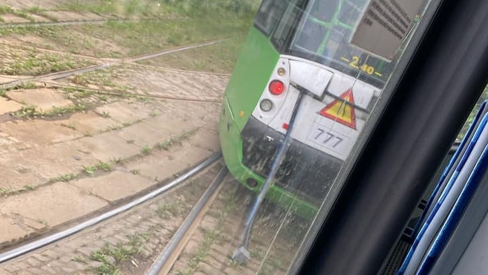 Tramwaj wypadł z szyn. Uruchomiono komunikację zastępczą