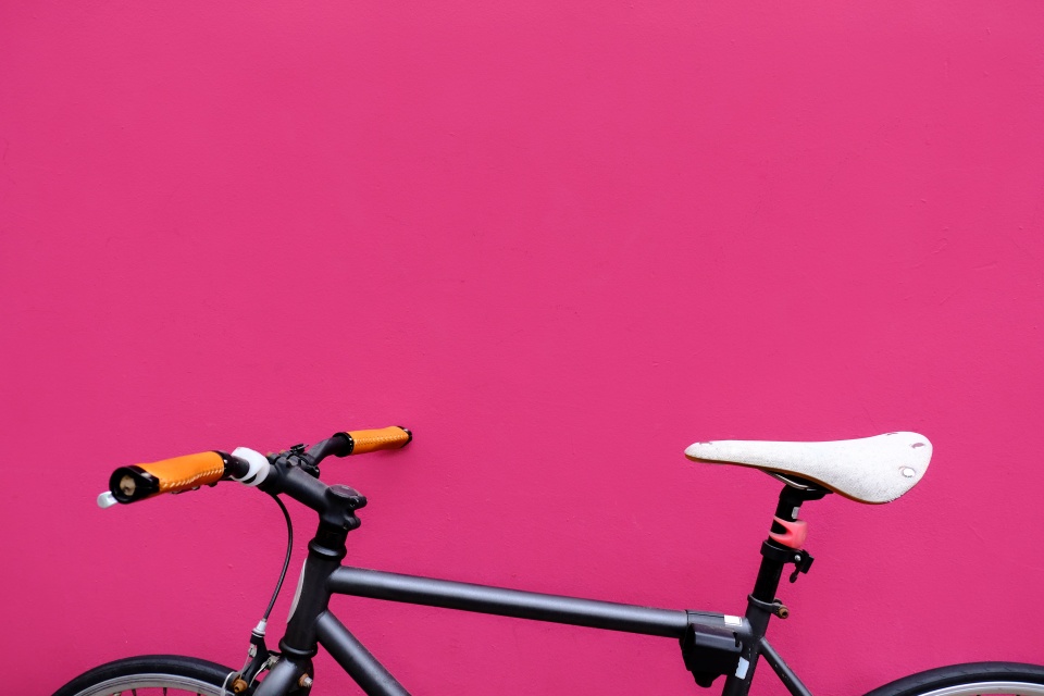 Oklejanie roweru folią — jak skutecznie zabezpieczyć swój sprzęt?