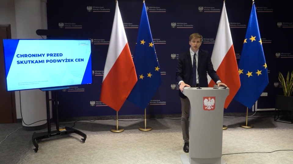 źródło: https://www.youtube.com/watch?v=4NCUeugFT0M