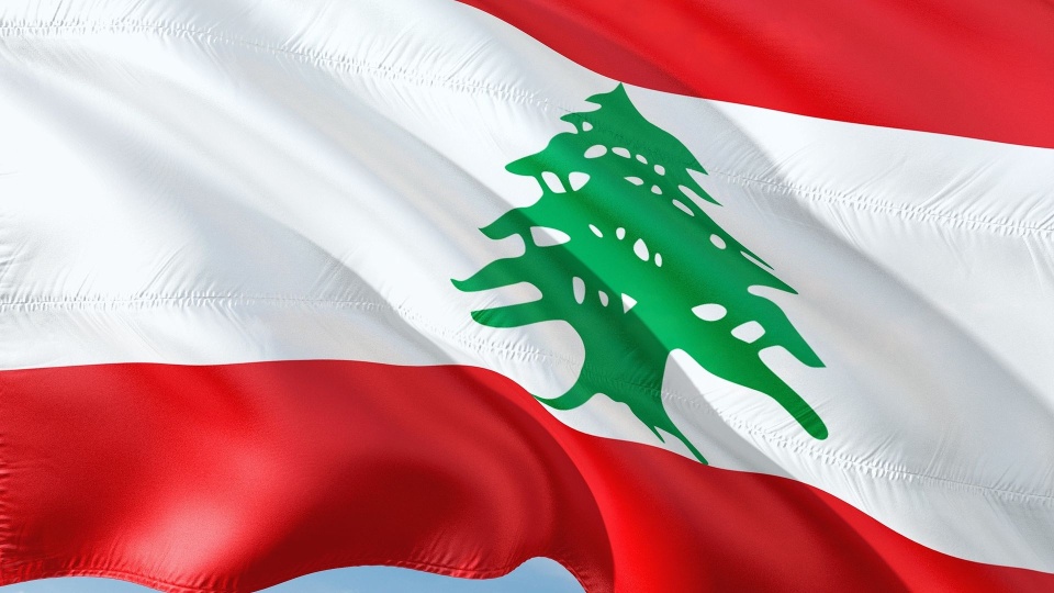 Flaga Libanu. Fot. pixabay.com / jorono (domena publiczna)