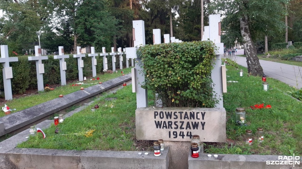 Kwatera Powstańców Warszawy na Cmenatrzu Powązkowskim. Fot. Piotr Kołodziejski [Radio Szczecin]