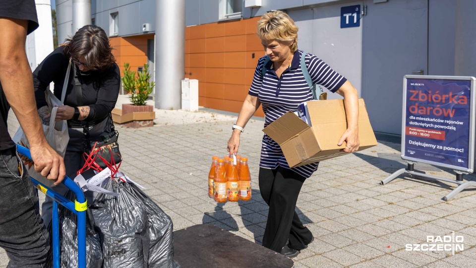 Netto Arena wypełnia się darami dla powodzian [WIDEO, ZDJĘCIA]