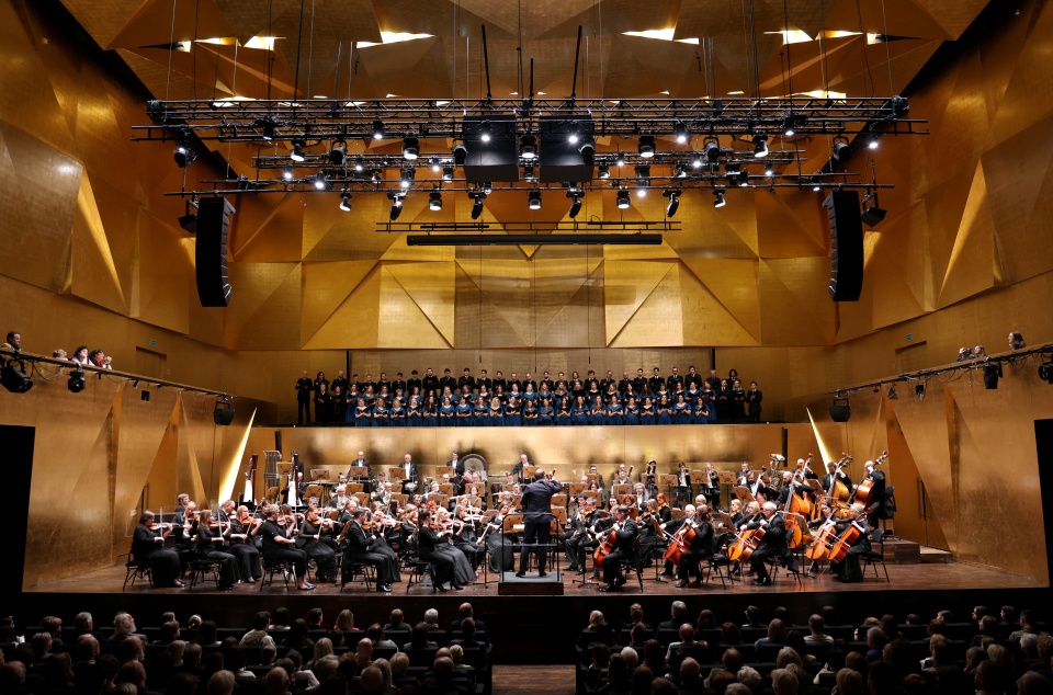 Orkiestra Symfoniczna Filharmonii im. Mieczysława Karłowicza i Chór Politechniki Morskiej w Szczecinie pod batutą Przemysława Neumanna. Fot. Cezary Aszkiełowicz