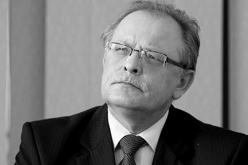 Współtwórca Zachodniopomorskiego Uniwersytetu Technologicznego, rektor ZUT, a wcześniej Politechniki Szczecińskiej, prof. Włodzimierz Kiernożycki zmarł w wieku 73 lat. Pogrzeb zaplanowany jest w piątek o godz. 12.