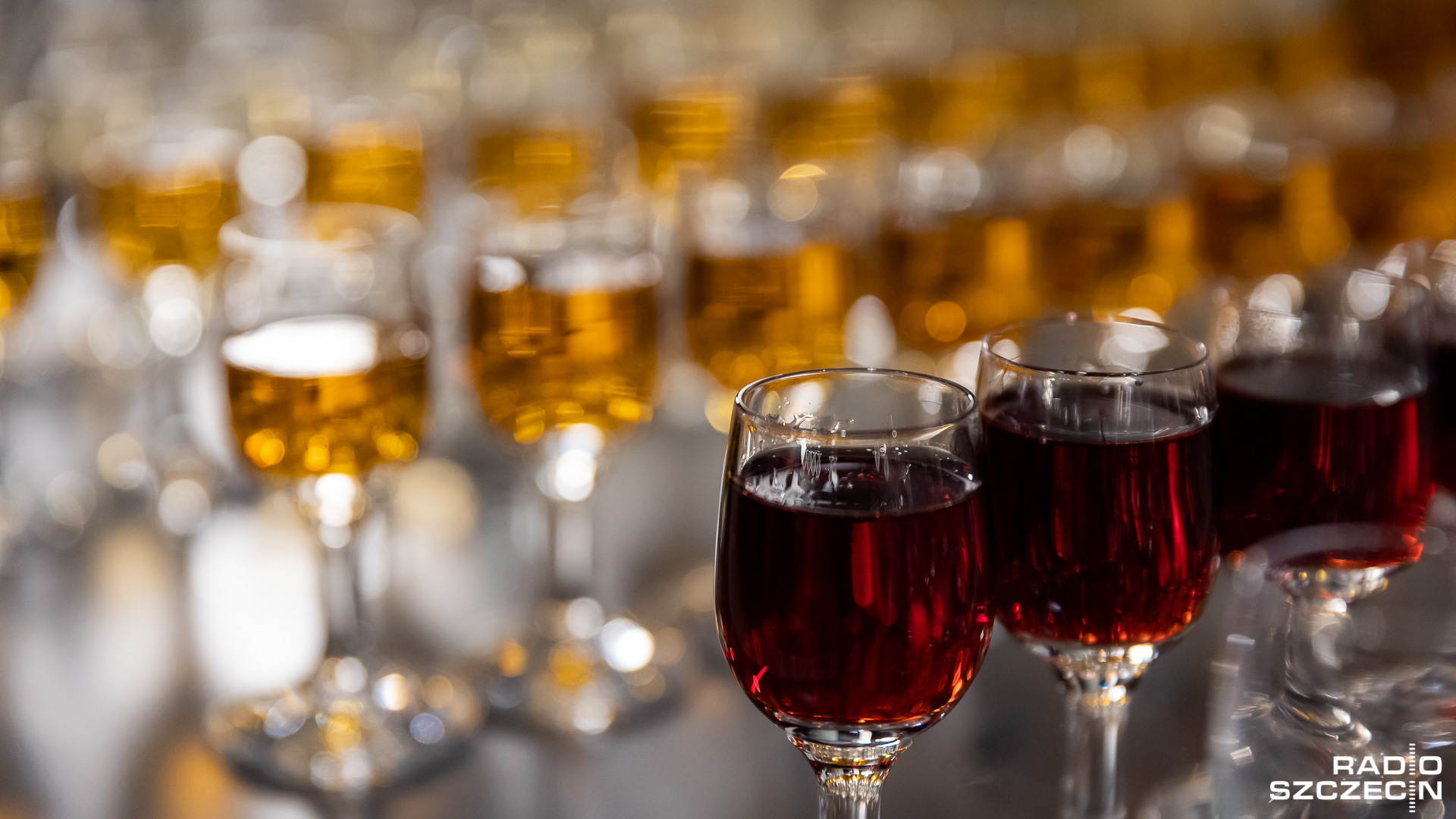 Konieczne są systemowe rozwiązania, prowadzące do zmniejszenia spożycia alkoholu przez Polaków - przekonuje Naczelna Rada Lekarska.