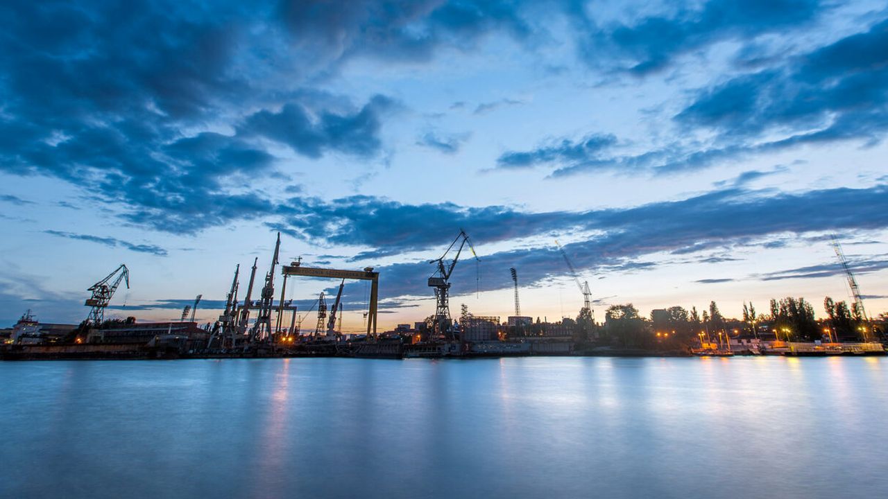 Projekt został zmieniony, ale co najważniejsze - produkcja odbywa się bez przeszkód, a przede wszystkim jest zapewnione finansowanie. Prezes Stoczni Szczecińskiej Wulkan Radosław Kowalczyk odniósł się w ten sposób do prac przy budowie doku pływającego dla MSR Gryfia.