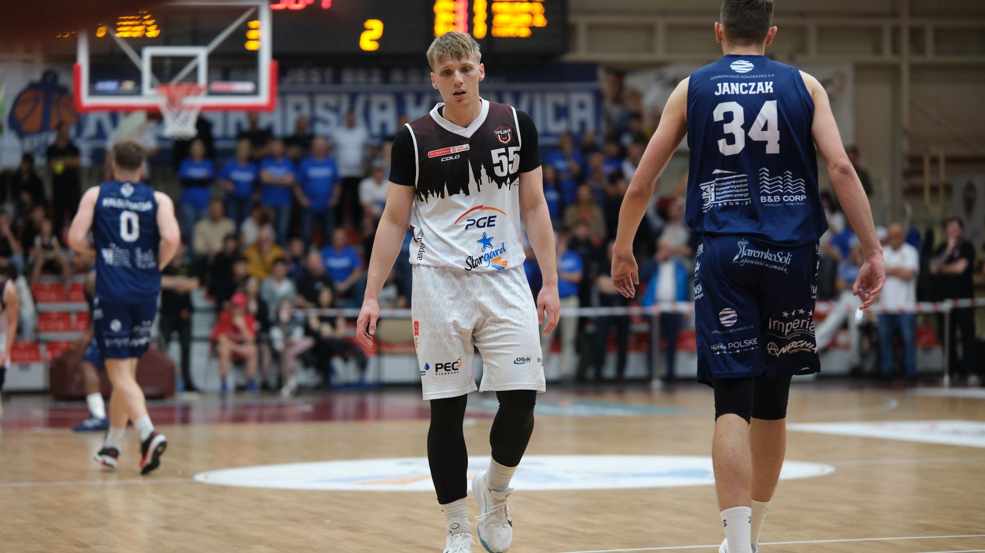 Przerwana seria zwycięstw koszykarzy PGE Spójni w 1 lidze. Stargardzianie, po trzech wygranych meczach z rzędu, doznali porażki na wyjeździe z Astorią Bydgoszcz 79:92 w szóstej kolejce rozgrywek.