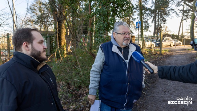 Fot. Robert Stachnik [Radio Szczecin] Przy Unii Lubelskiej nie ma gdzie parkować. Codziennie interweniuje Straż Miejska [WIDEO, ZDJĘCIA]