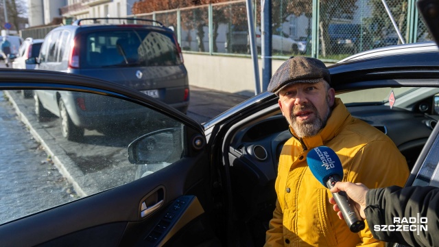 Fot. Robert Stachnik [Radio Szczecin] Przy Unii Lubelskiej nie ma gdzie parkować. Codziennie interweniuje Straż Miejska [WIDEO, ZDJĘCIA]