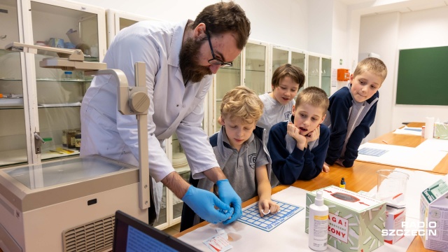 Fot. Robert Stachnik [Radio Szczecin] Noc Biologów w Instytucie Biologii US [WIDEO, ZDJĘCIA]