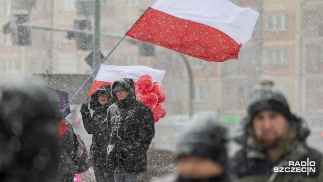 Fot. Robert Stachnik [Radio Szczecin] "Tak dla edukacji, nie dla deprawacji". Protest rodziców i nauczycieli w Szczecinie [ZDJĘCIA]