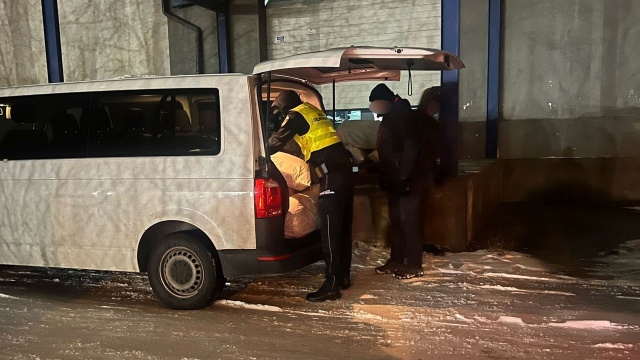 Fot. Krajowa Administracja Skarbowa Funkcjonariusze KAS przejęli nielegalny tytoń za 0,5 mln zł [ZDJĘCIA]