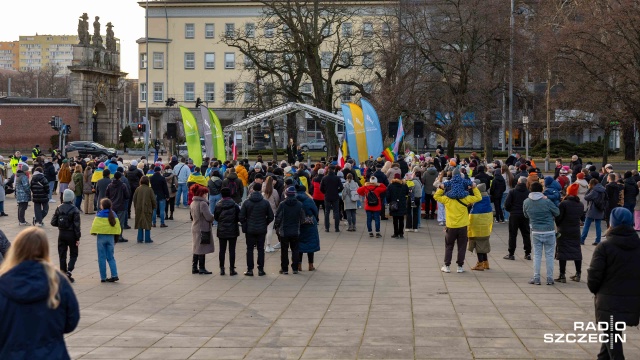 Fot. Robert Stachnik [Radio Szczecin] Trzy lata w obronie Ukrainy i Europy. Manifestacja w Szczecinie [WIDEO, ZDJĘCIA]