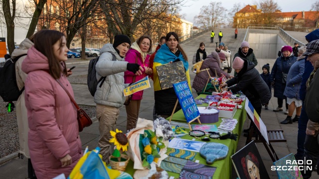 Fot. Robert Stachnik [Radio Szczecin] Trzy lata w obronie Ukrainy i Europy. Manifestacja w Szczecinie [WIDEO, ZDJĘCIA]