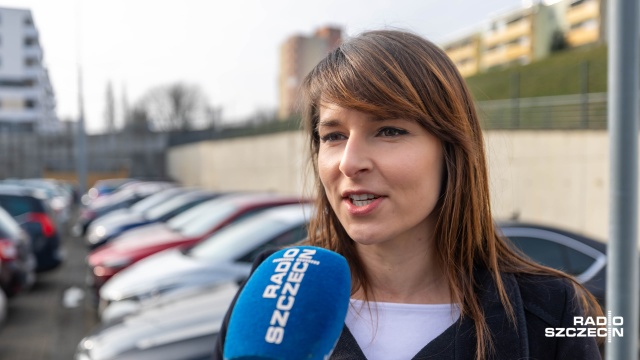 Hanna Pieczyńska. Fot. Robert Stachnik [Radio Szczecin] Poprzez akcję "Czerwona wstążka" zachęcają kobiety do oddawania krwi [WIDEO, ZDJĘCIA]