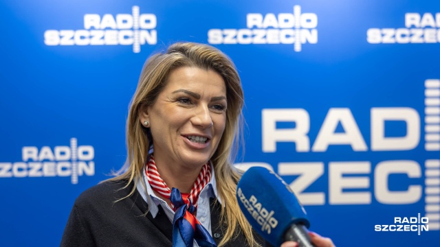 Fot. Robert Stachnik [Radio Szczecin] Poprzez akcję "Czerwona wstążka" zachęcają kobiety do oddawania krwi [WIDEO, ZDJĘCIA]