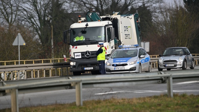 Fot. PAP/Marcin Bielecki Utrudnienia na A6 w okolicach Kołbaskowa [AKTUALIZACJA, ZDJĘCIA]