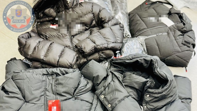 Fot. Komenda Miejska Policji w Szczecinie 29-latka miała w domu podróbki warte blisko 300 tys. zł [ZDJĘCIA]